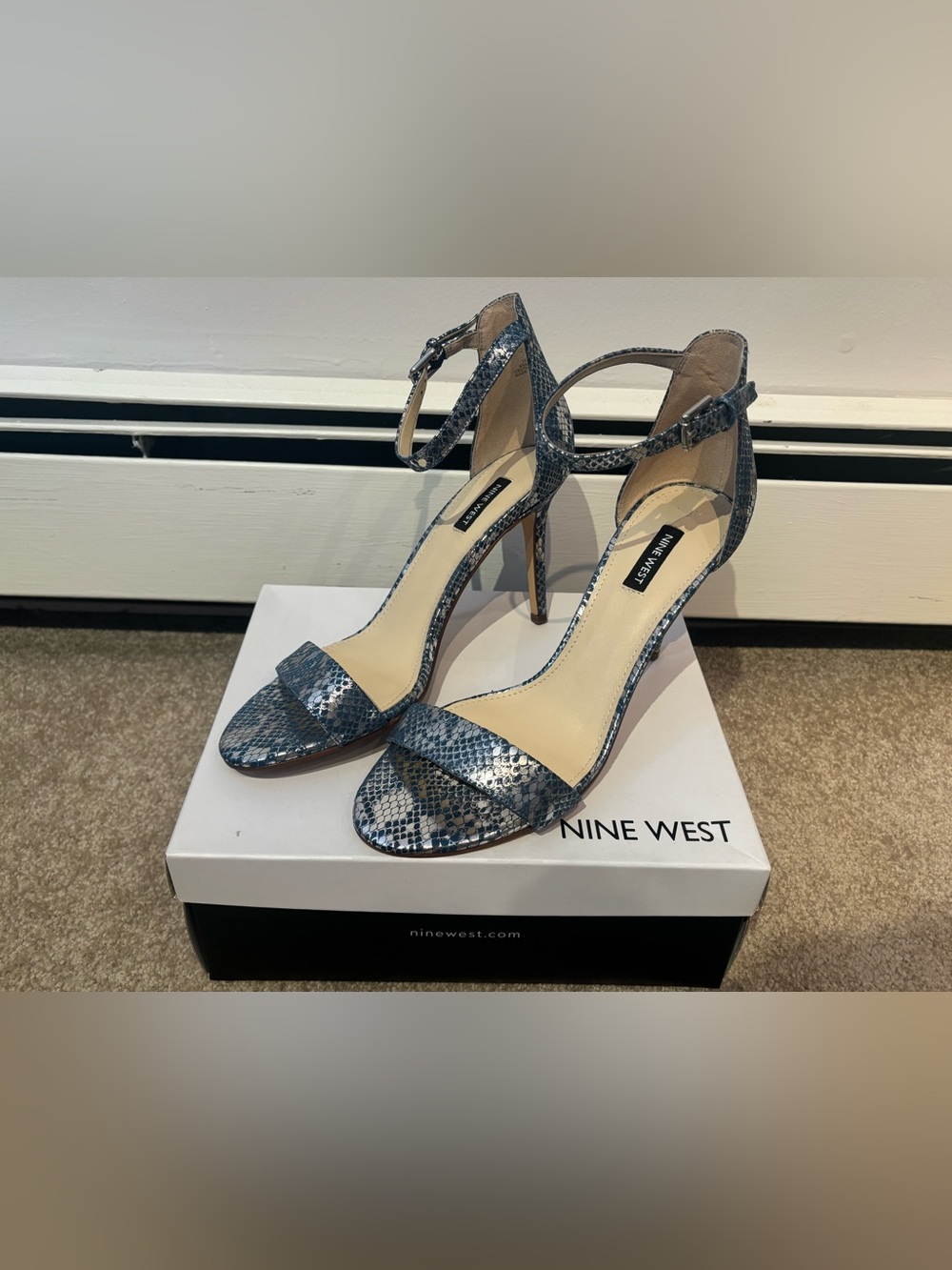 Nine West Mana2 Women’s Medium Blue Fabric Heels Size 10.5